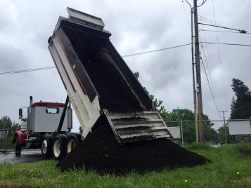 Sitton Elementary compost being delivered